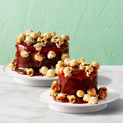 Midi Caramel Popcorn Fountain Cake